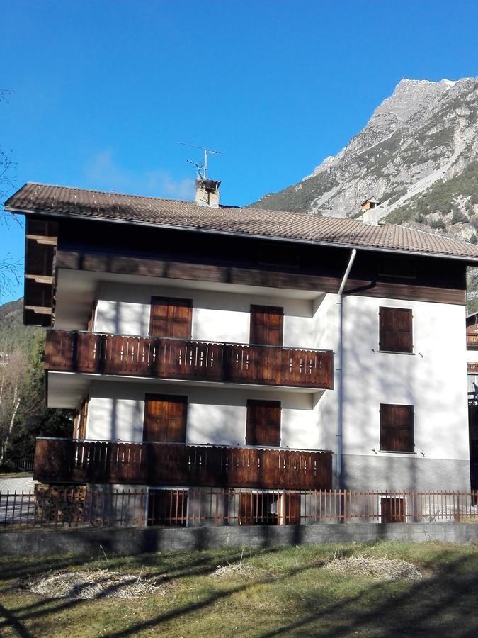 Chalet Bianco Premadio Esterno foto